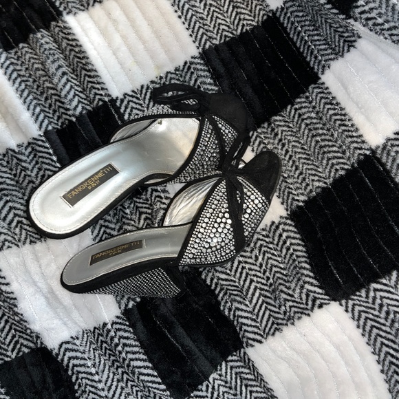 Shoes - Picture 1 of 3